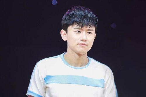 娱乐圈吃瓜男歌手,揭秘吃瓜男歌手背后的故事